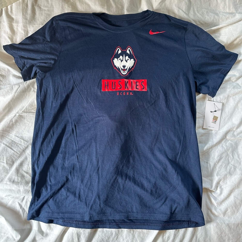 COPY - NWT Uconn Huskies dri fit shirt